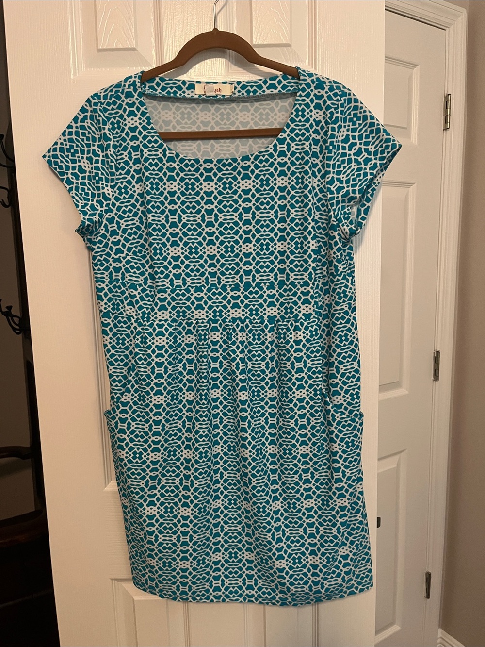 Aryeh Teal and White Geometric Short Sleeve Dress
